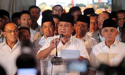 Prabowo Tersenyum Ditanya Ucapan Selamat Hanafi Rais dan Statement Mahfud MD