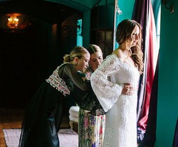 Indahnya Rancangan Gaun Pengantin Perdana Mary-Kate dan Ashley Olsen