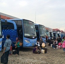 Sebelum Berangkat, Peserta Mudik Gratis PD Dihibur Lagu Dangdut