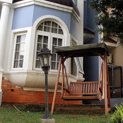 Mengintip Rumah Selebriti: Fairuz A. Rafiq dan Galih Ginanjar