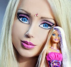 6 Wanita Ini Mirip dan Berdandan Seperti Boneka Barbie
