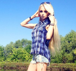 5 Tindakan Kontroversial Para Manusia Barbie