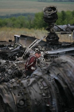 Ukraina Beberkan Barang Korban MH17 yang Dijarah Teroris Pemburu Kematian