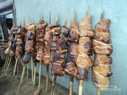 Kuliner Mantap dari Kuta Lombok: Sate Tuna Jumbo