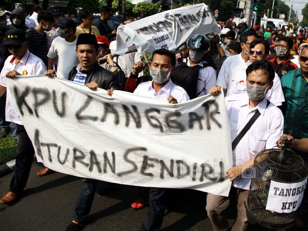 Pendukung Prabowo-Hatta Demo KPU