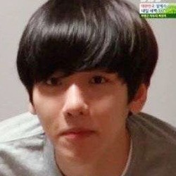 Mengintip Penampilan Baekhyun EXO di Roommate Minggu Ini