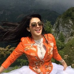 Video Genit Syahrini Saat Liburan di Italia