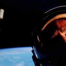 Ini Foto Selfie Pertama di Luar Angkasa