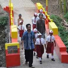 Jelang Lebaran, Pembangunan Jembatan Antar Desa Rampung