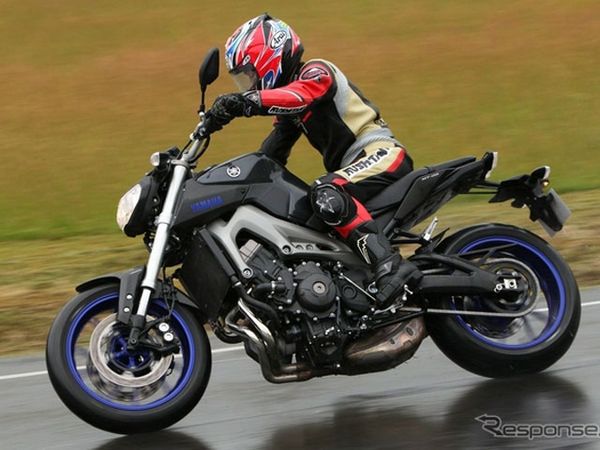 Motor Sport 3 Silinder dari Yamaha