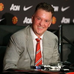 Tak Sekadar Sukses, Van Gaal Diyakini Bakal Bikin MU Tampil Bergaya