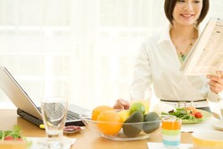 Konsumsi Asupan Ini Bantu Turunkan Bobot Tanpa Harus Kurangi Porsi Makan