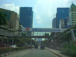 Wuzzz! Arus Lalu Lintas di Jalur Rasuna Said Sepi bak Idul Fitri