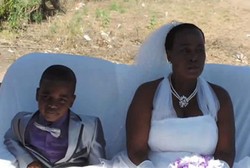 Ya Ampun! Bocah 9 Tahun Ini Menikah dengan Wanita Berusia 62 Tahun