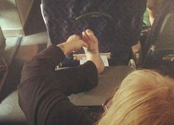 Foto-foto Kaki Menjijikan yang Ditemui di Pesawat