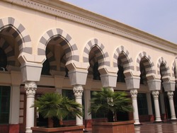 Masjid di Timur Tengah? Bukan, Ini Masjid di Blok A Tanah Abang