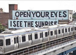 Keren! Kota Ini Dipenuhi Mural dengan Rayuan Gombal