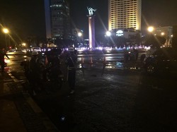 Hujan Deras, Demo Buruh di Bundaran HI Bubar