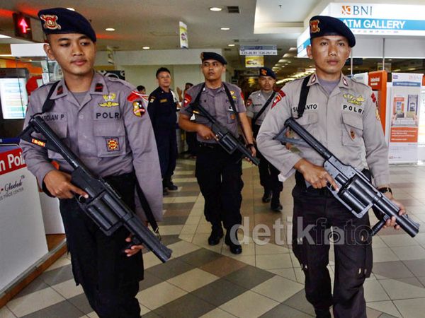 Kawasan Glodok Dijaga Ketat
