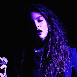 Bicara Soal Kanye West, Lorde Sebut Sebagai Kepala Sekolah