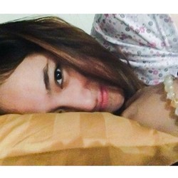 Marshanda Posting Foto Tanpa Hijab (Lagi) dengan Pose Tiduran