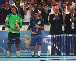Kritik Atas Anugerah Golden Ball untuk Messi Tidak Fair