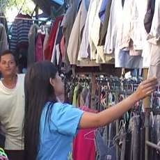 Penjualan Baju Bekas Naik 30 Persen Jelang Lebaran