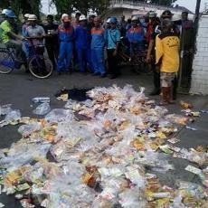 Warga Mojokerto Kembalikan Parcel Pemberian Ajinomoto
