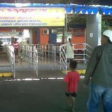 H-7, Pelabuhan Tanjung Perak Sudah Menurunkan 27.181 Penumpang