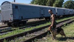 Kereta Jenazah MH 17 Tiba di Kharkhiv