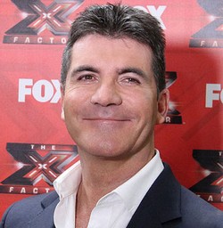 Simon Cowell Bantah Dirinya Gay