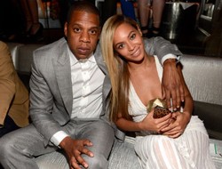 Jay-Z Diisukan Selingkuh, Beyonce Pamer Foto Keluarga Bahagia
