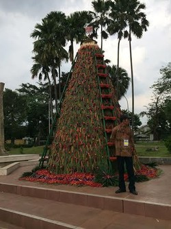 Jokowi Tiba di Syukuran Relawan di Tugu Proklamasi