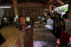Dari Aliran Kali Pepe, Tongkat Kayu dan Bambu Jadi Jokowi