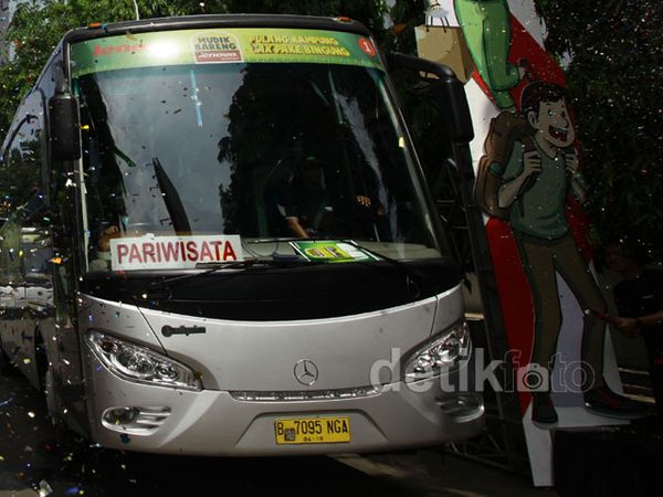 Ratusan Pedagang Handphone Mudik Bareng Lenovo