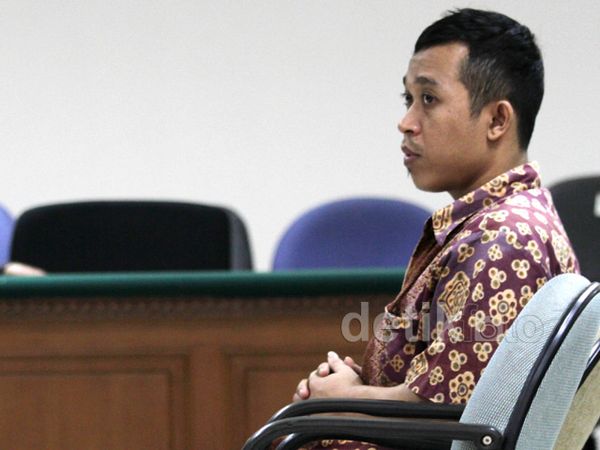 Hendra OB Dituntut 2,5 Tahun Bui