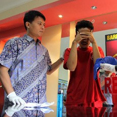 BAB Sembarangan, Alat Kelamin Bocah 2 Tahun Dibakar