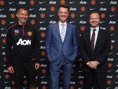 Van Gaal Boleh Beli Pemain Seharga Rp 1,3 Triliun