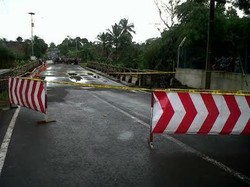 Ini Pengalihan Arus Akibat Jembatan Longsor di Ciamis