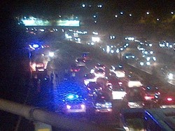 Opel Blazer Terbakar di KM 0 Tol Halim, Petugas Tutup Jalur Kiri