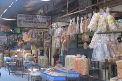Pulang Kampung ke Cirebon, Belanja Oleh-oleh di 2 Pasar Ini