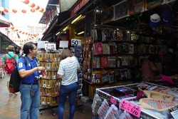 Cari Suvenir Murah & Lengkap di Singapura? Ini Tempatnya