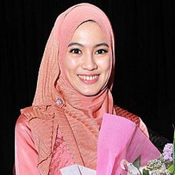 Jelang Lebaran, Alyssa Soebandono Berburu Baju Muslim dan Hijab