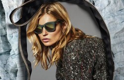 Kate Moss Tampil Edgy Untuk Kampanye Stella McCartney Terbaru