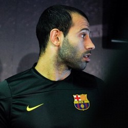 Ditanya soal Mascherano, Benitez Munculkan Analogi Ganti Istri dengan Claudia Schiffer