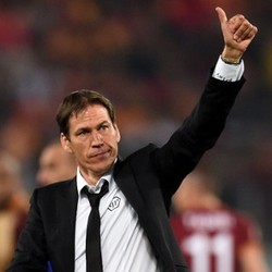 Roma Santai Berburu Bek Tengah Meski Butuh