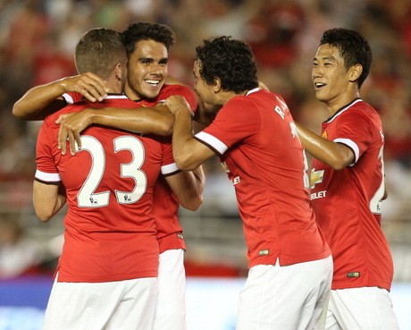 MU Menguji Keampuhan Formasi 3-5-2 Milik Van Gaal