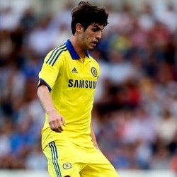 Chelsea Pinjamkan Lucas Piazon ke Frankfurt