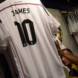 Kostum Nomor 10 Madrid Milik James Laku Keras