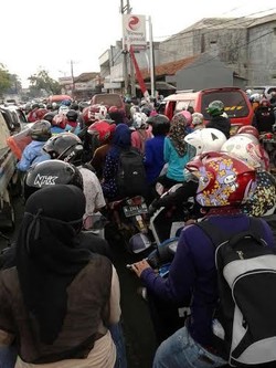 Ini Kemacetan Parah di Jalan Raya Serang Arah Merak